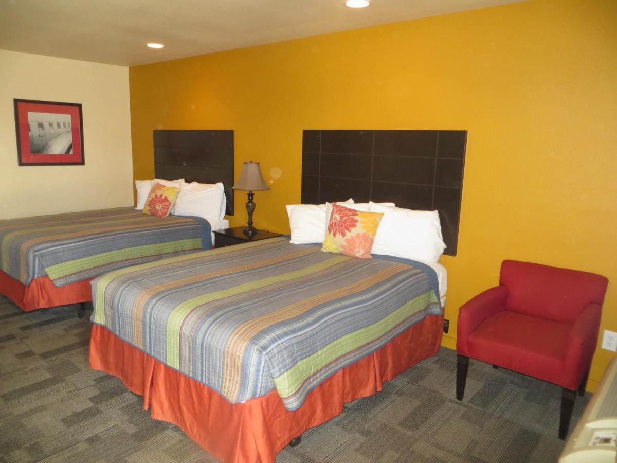 Kenedy Country Inn Bagian luar foto