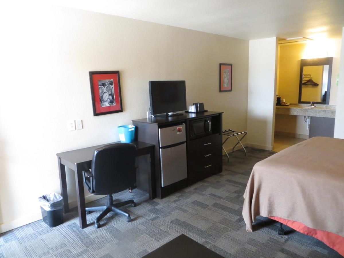 Kenedy Country Inn Bagian luar foto
